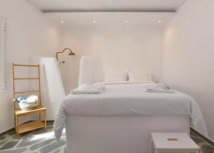 Blue Vorna Apartment